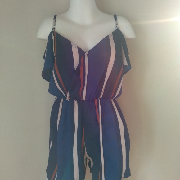 Super cute Pinstriped Romper! - Picture 2 of 8